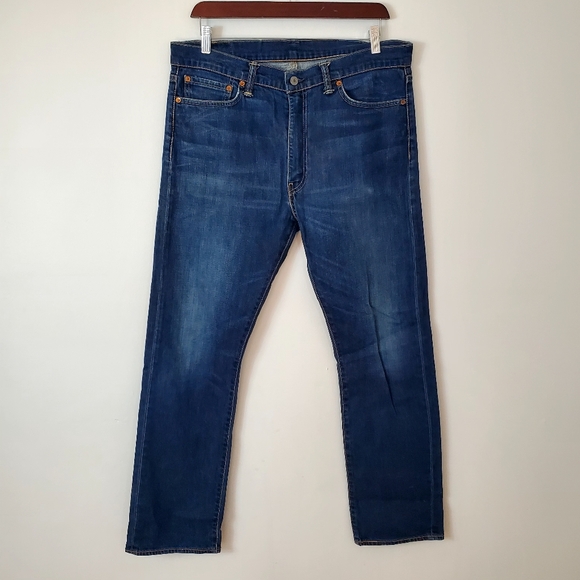 Levi’s 513™ Slim Straight Lightweight Jeans - Picture 2 of 12
